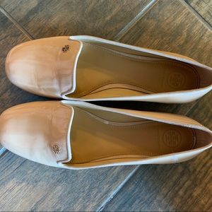 Tory Burch Samantha Smoking Slipper/Beige 251. 8.5